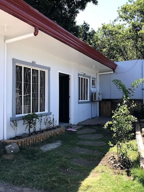 Exterior detail - 2 aircons fully furnished house, ideal for family on vacations (Davao)