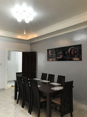 تناول الطعام