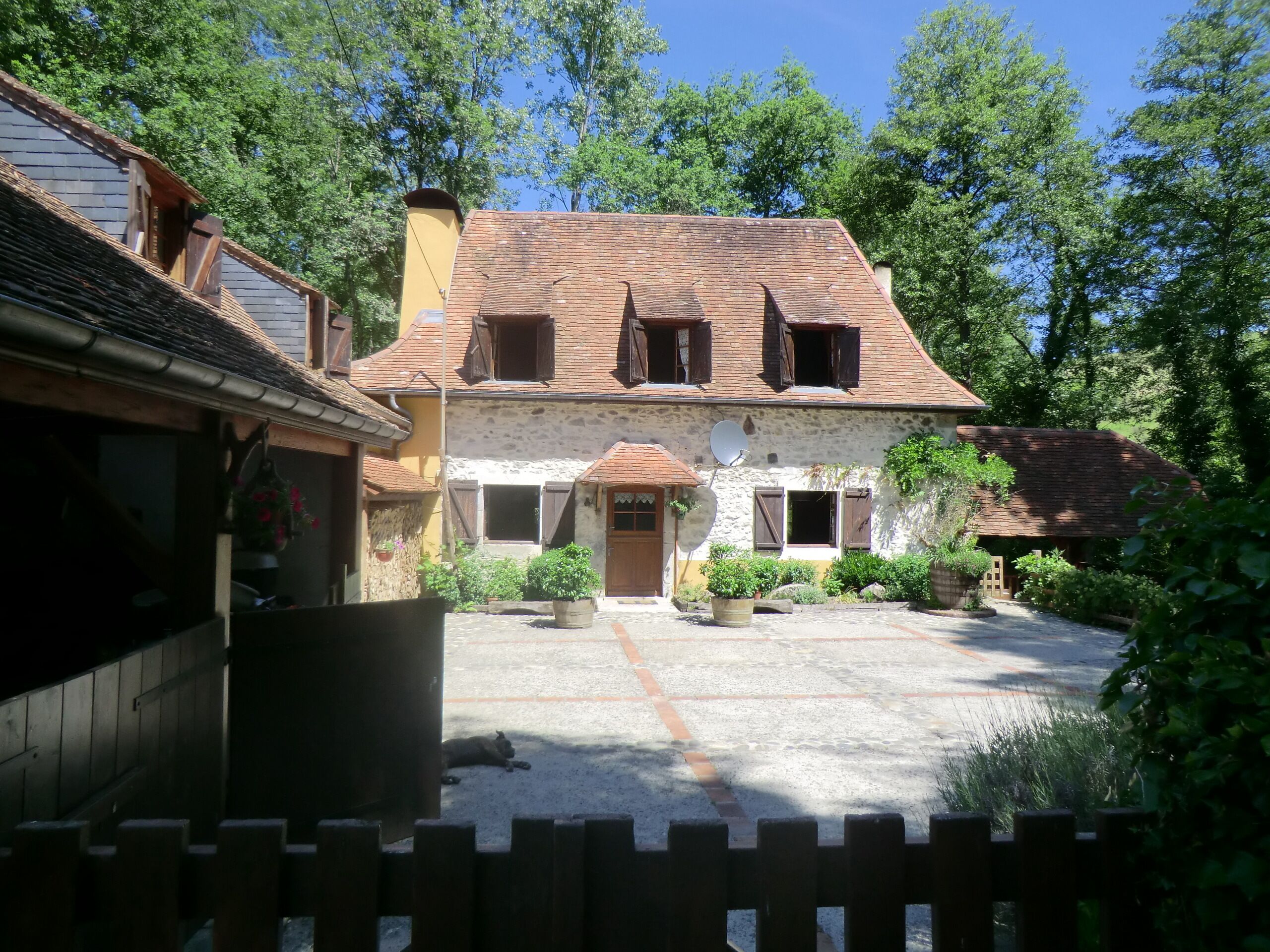 the Moulin Lère 4-6 people in the heart of Béarn, in the countryside