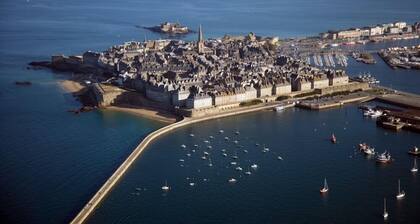 RARE High Standing Apt ARCHI 4 *, ranta & keveä IntraMuros Heart GARAGE WiFi