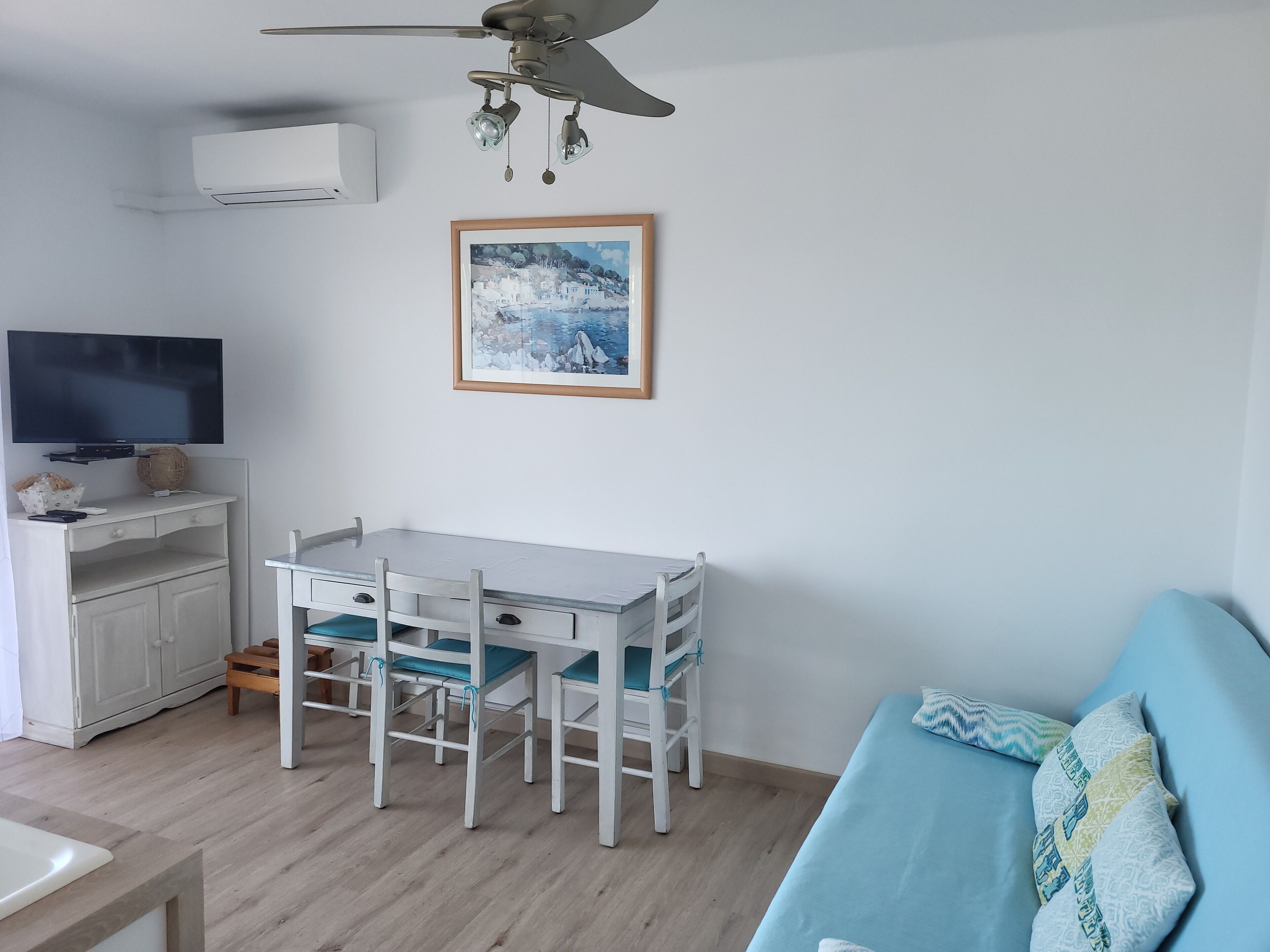 Completely redone apartment with breathtaking views of the Canyelles cove