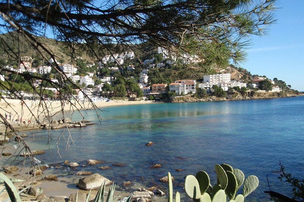Completely redone apartment with breathtaking views of the Canyelles cove