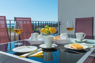 Fantastically beautiful apartments 2 minutes to the beach Pool in the houseHappyHavenHouse