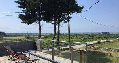 GroĂes Haus mit auĂergewöhnlichem Meerblick in einer geschĂŒtzten Umgebung