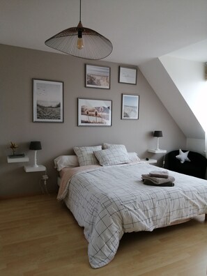 4 Schlafzimmer, Schreibtisch, Bügeleisen/Bügelbrett, kostenloses WLAN