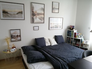4 bedrooms, desk, iron/ironing board, free WiFi