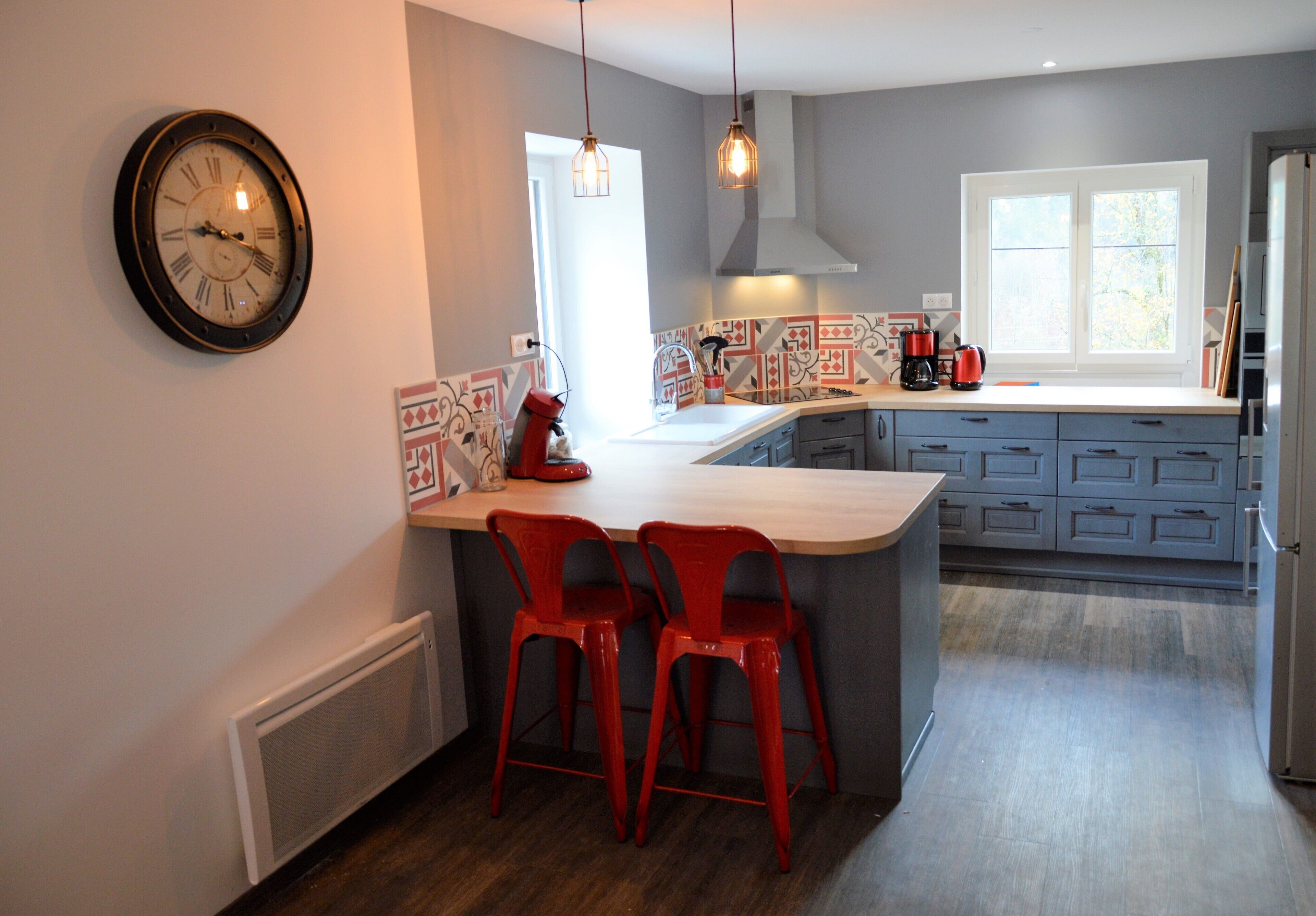 Gite familial à la montagne (75m2-2 ch) au pied des pistes Jura-40kms de Genève