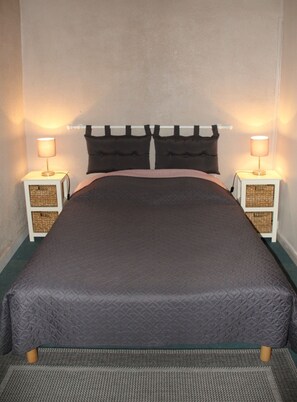 3 bedrooms, iron/ironing board, travel crib, free WiFi
