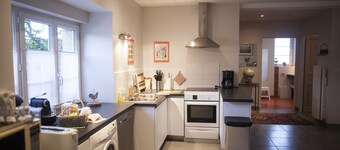 The Village cottage with outdoor pool