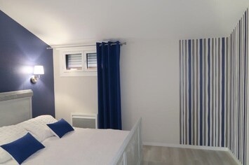 Chambre 12m2 à l'étage de notre maison.