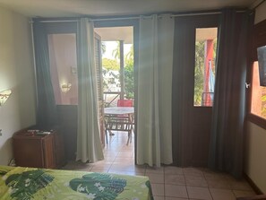 1 makuuhuone, silitysrauta/-lauta, vauvan matkasänky, Wi-Fi