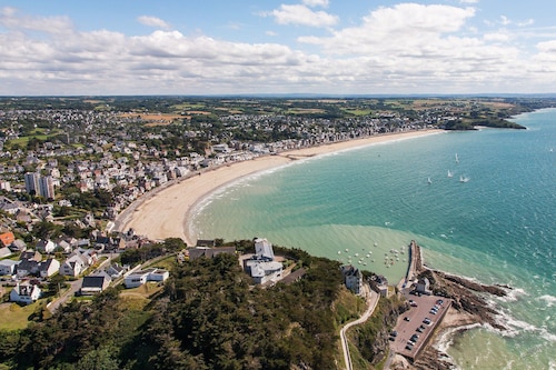 250 ° panoramic sea view from the 10 windows !! Classified furnished with 4-star tourism.