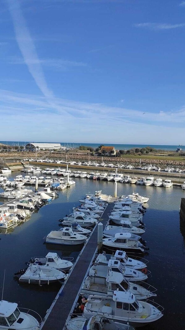 Marina - BEAUTIFUL WATERFRONT APARTMENT - BREATHTAKING MARINA AND SEA VIEWS! (Courseulles-Sur-Mer)