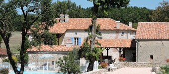 Country house with heated swimming pool with solar panels.