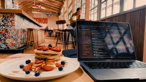 Daily continental breakfast (USD 5 per person) - Viajero Cusco Hostel (Cusco)