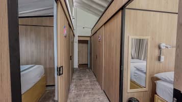 Soundproofing, free WiFi, bed sheets