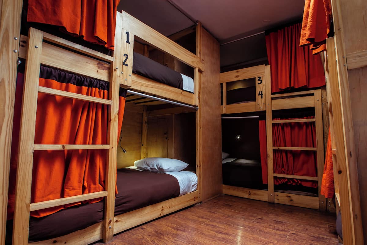 Deluxe Shared Dormitory, Women only