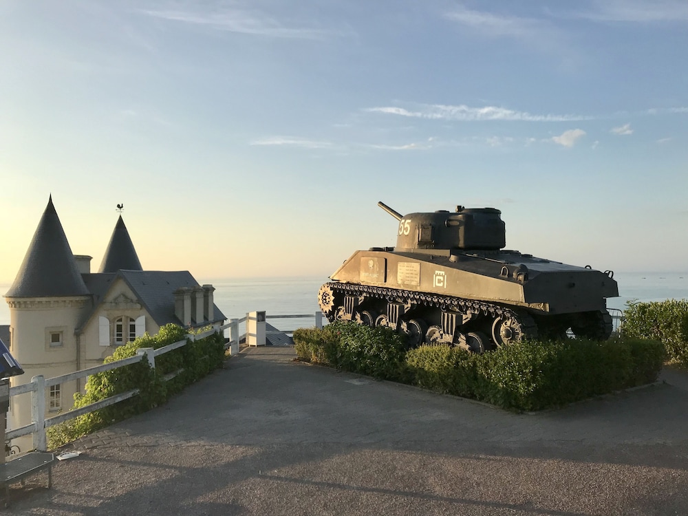 Maison de charme en Normandie à 500m des plages du débarquement avec cheminée