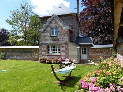 La dependencia Castillo Grosmesnil