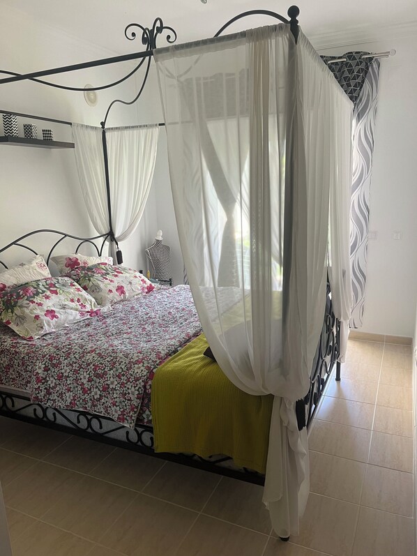 2 bedrooms, iron/ironing board, travel cot, bed sheets