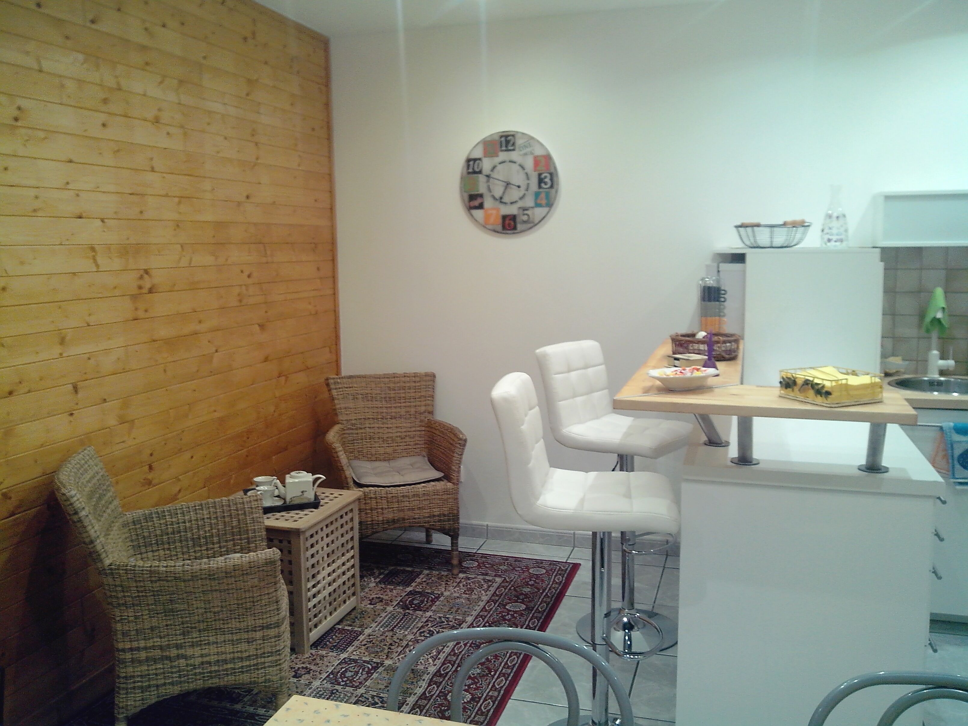 GITE 6-8 PERS. PRIVATE POOL, 3 BEDROOMS, 3 BDR, KITCHEN, ALLIER VALLEY