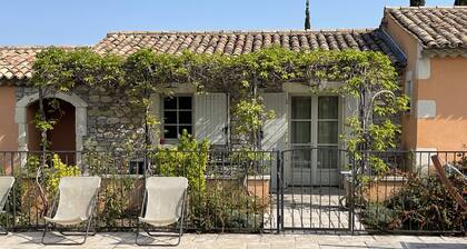 Country cottage with swimming pool, for 8 people, fully equipped