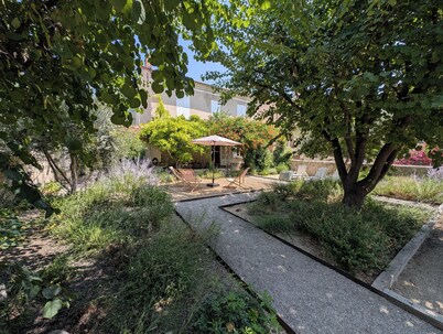 Nice old house with garden in the center of Nyons