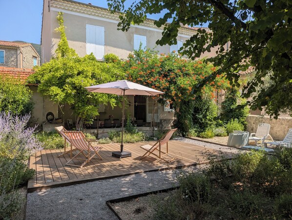 Terrace/patio - Nice old house with garden in the center of Nyons (Nyons)