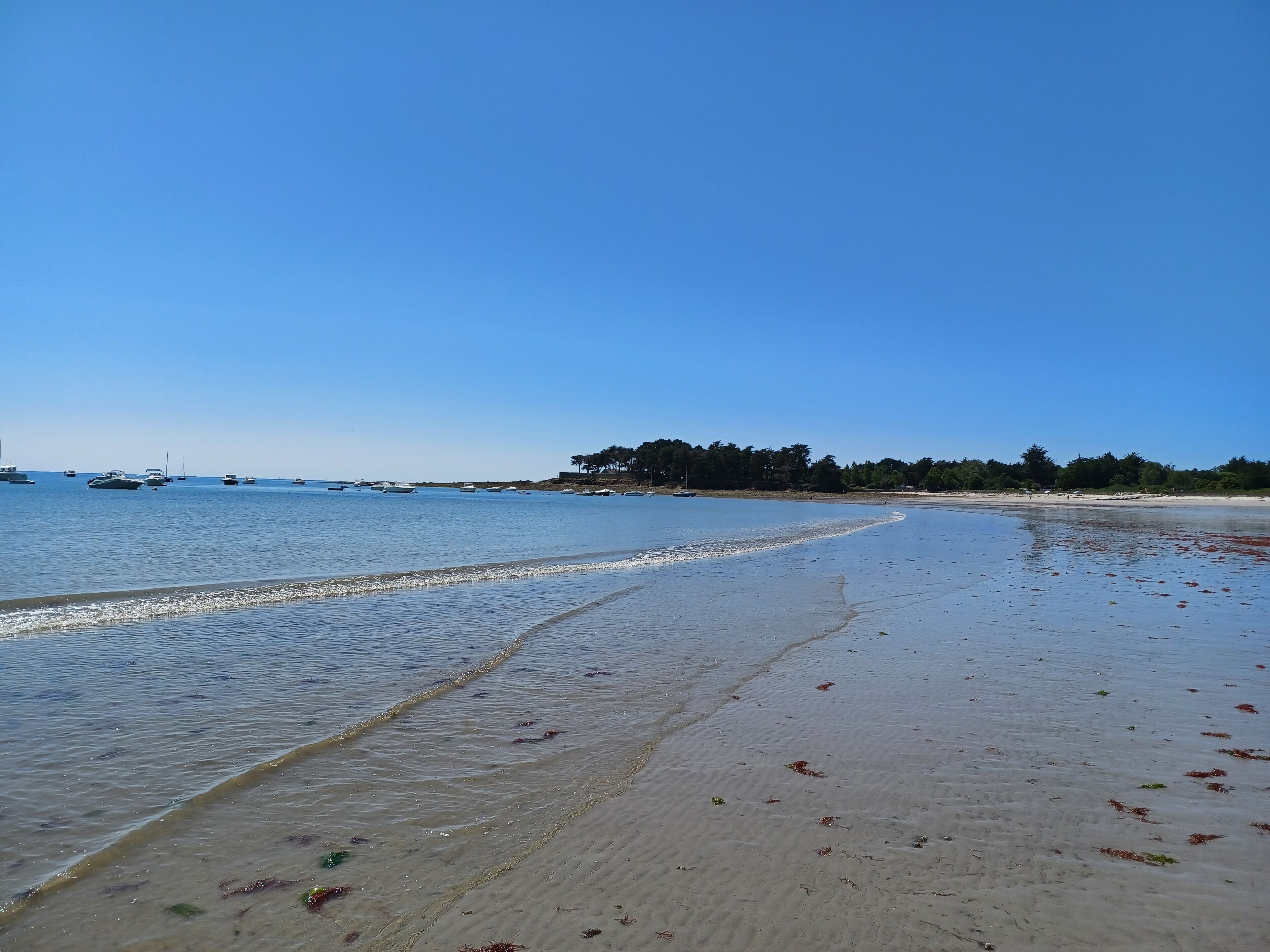 Plage à proximité, chaises longues