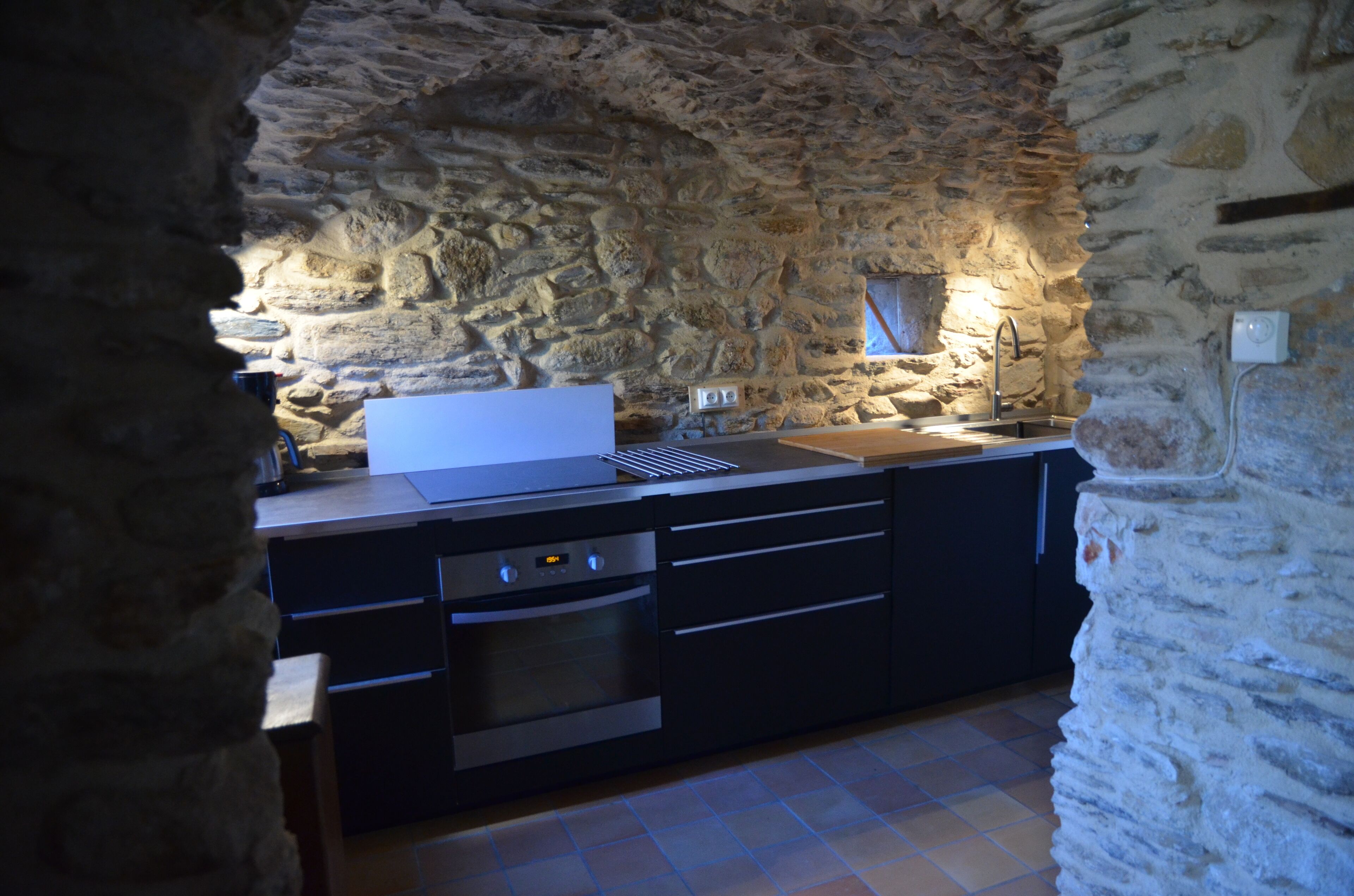 Imagine your vacation: 180m2, authentic, private pool, intimate and open too.