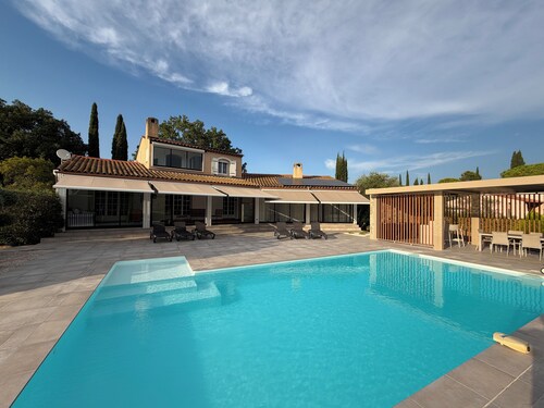 Large villa with private heated pool