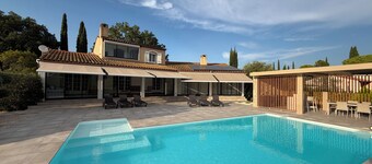Grande villa avec piscine privée chauffée