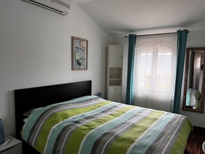 5 Schlafzimmer, Bügeleisen/Bügelbrett, kostenloses WLAN, Bettwäsche