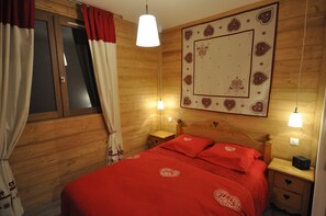 3 slaapkamers, een strijkplank/strijkijzer, wifi