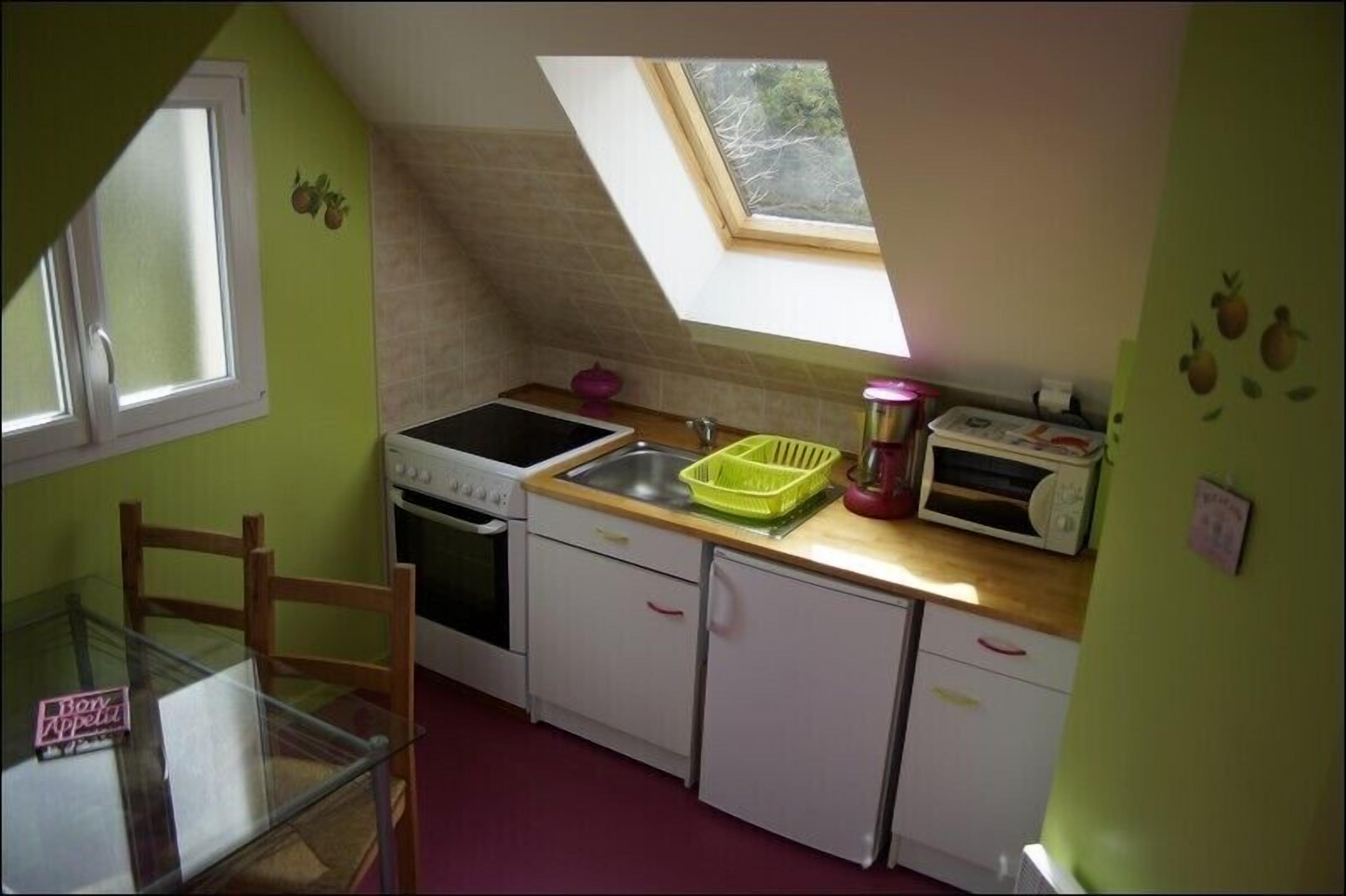 Apartment between land and sea