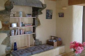 Interior - Breton cottage 300m from the beach, near the Côte de Granit Rose (Plestin-Les-Grèves)