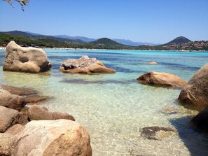 Na praia, toalhas de praia 