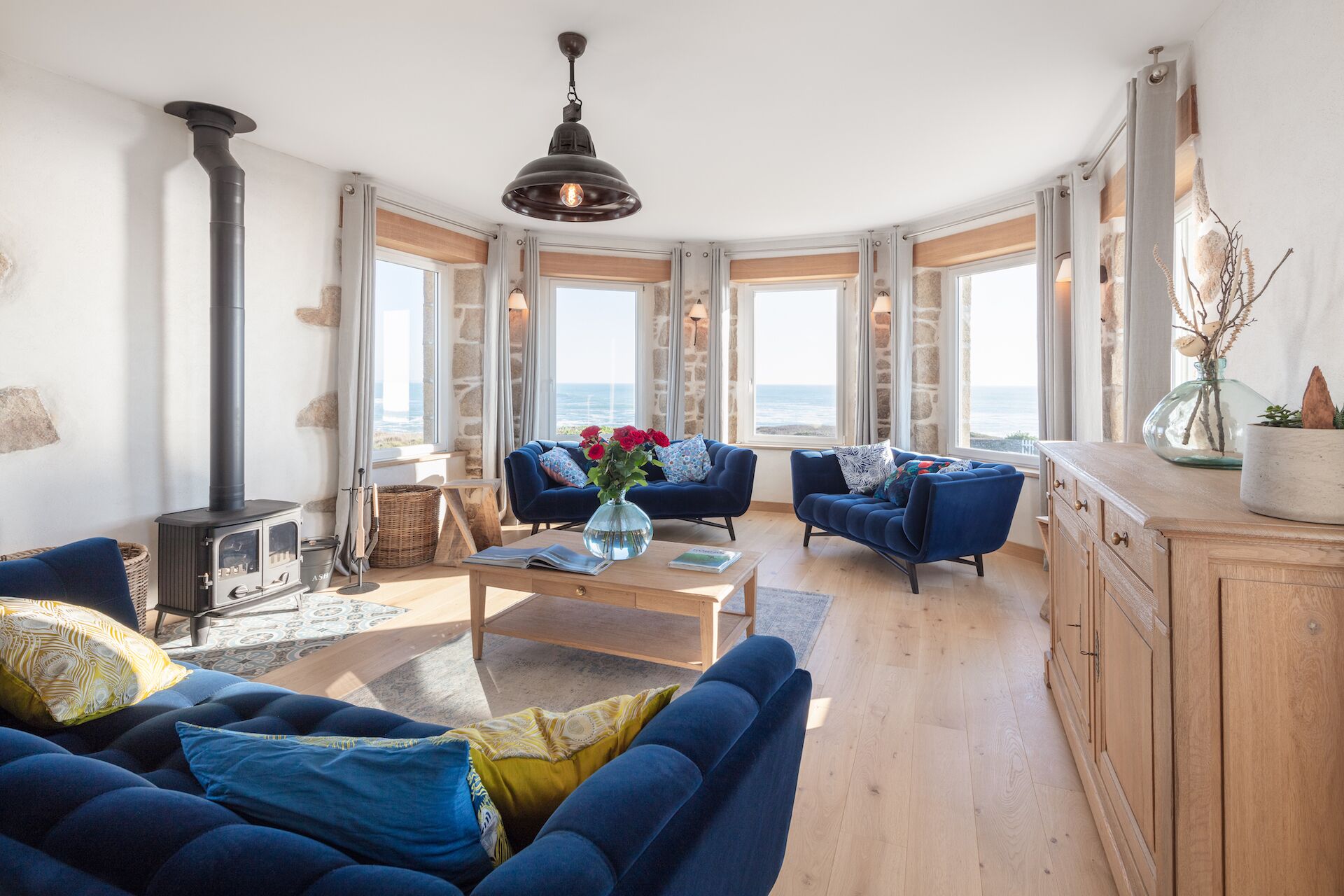 薄型テレビ、Netflix、ストリーミングサービス