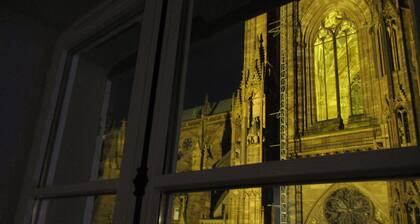 4 Rooms furnished 85m2 Place de la Cathédrale Downtown Strasbourg - Fiber