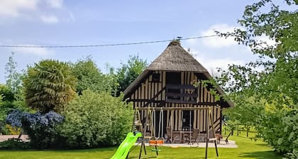 Cabaña cubierta con paja en Normandía, cerca de Honfleur, Deauville Pont l'Eveque Le Havre