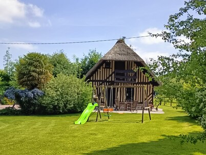 Cabaña cubierta con paja en Normandía, cerca de Honfleur, Deauville Pont l'Eveque Le Havre