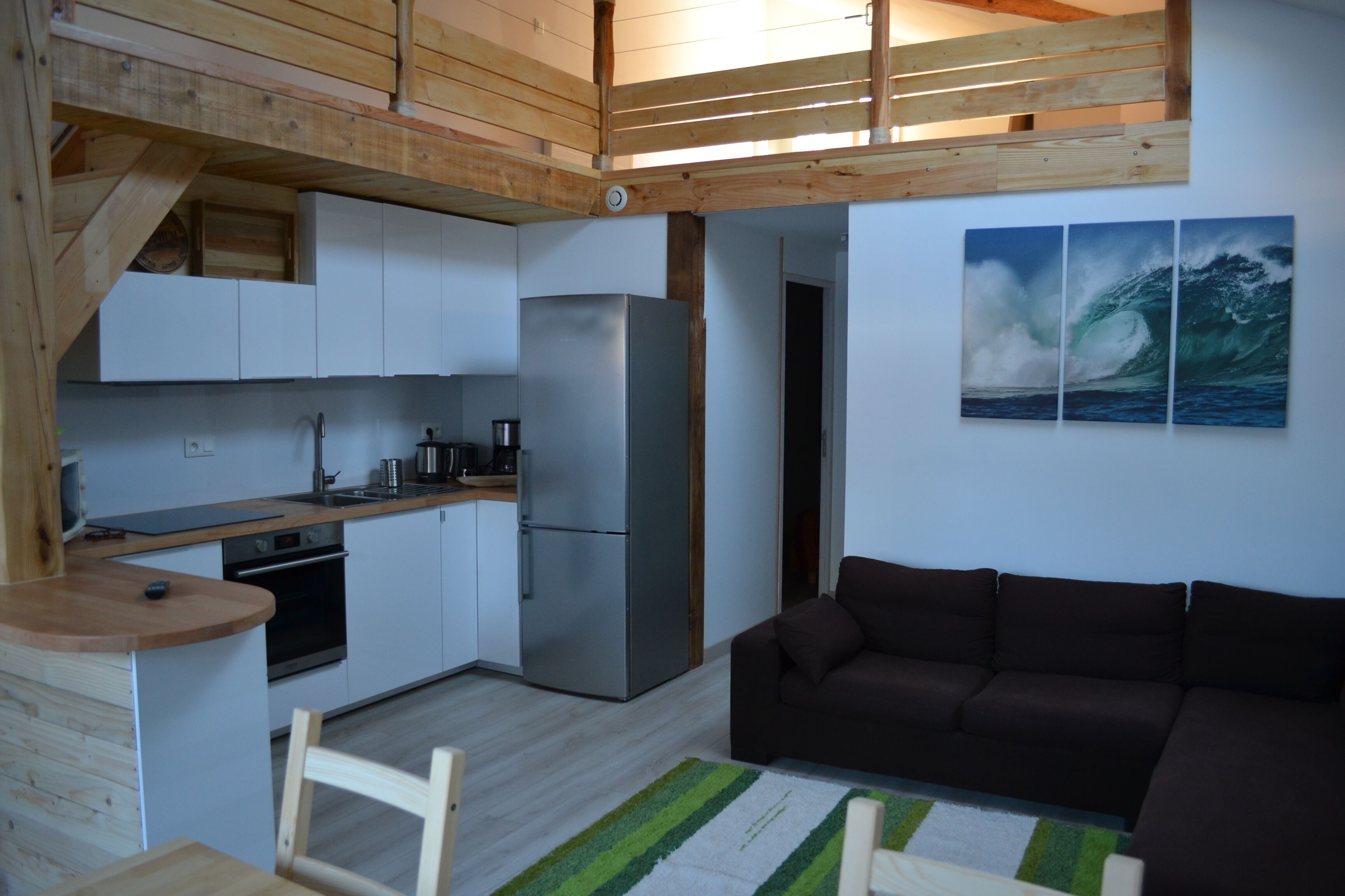 Charming well equipped duplex with wooden terrace