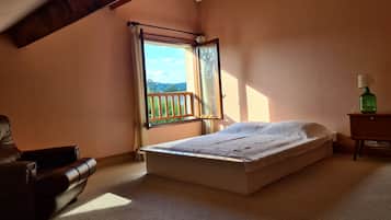4 bedrooms, iron/ironing board, travel crib, WiFi