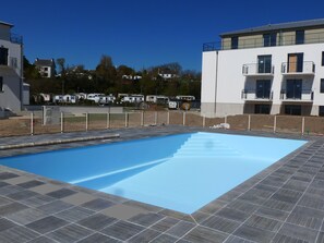 Piscine extérieure, piscine chauffée