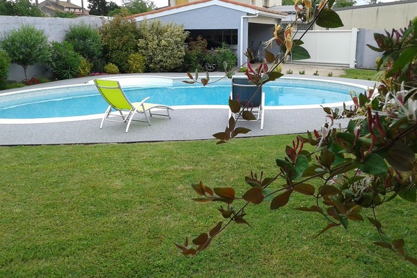 Possibilité d'utiliser la piscine des propriétaires suivant plage horaire.
