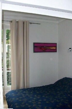 1 habitación, escritorio, wifi gratis y ropa de cama 