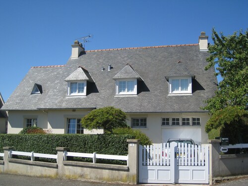 Charming Saint Malo house close to beach and playground, ideal for families