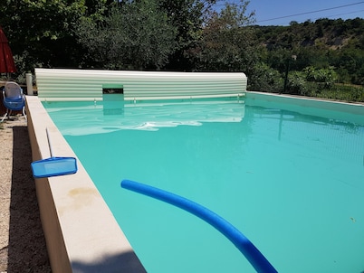 renovated and comfortable house in a Provencal farmhouse, surrounded by vineyards