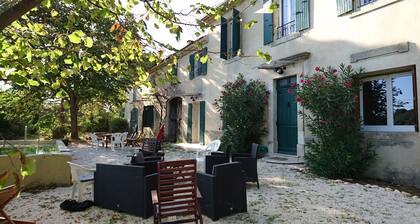 renovated and comfortable house in a Provencal farmhouse, surrounded by vineyards