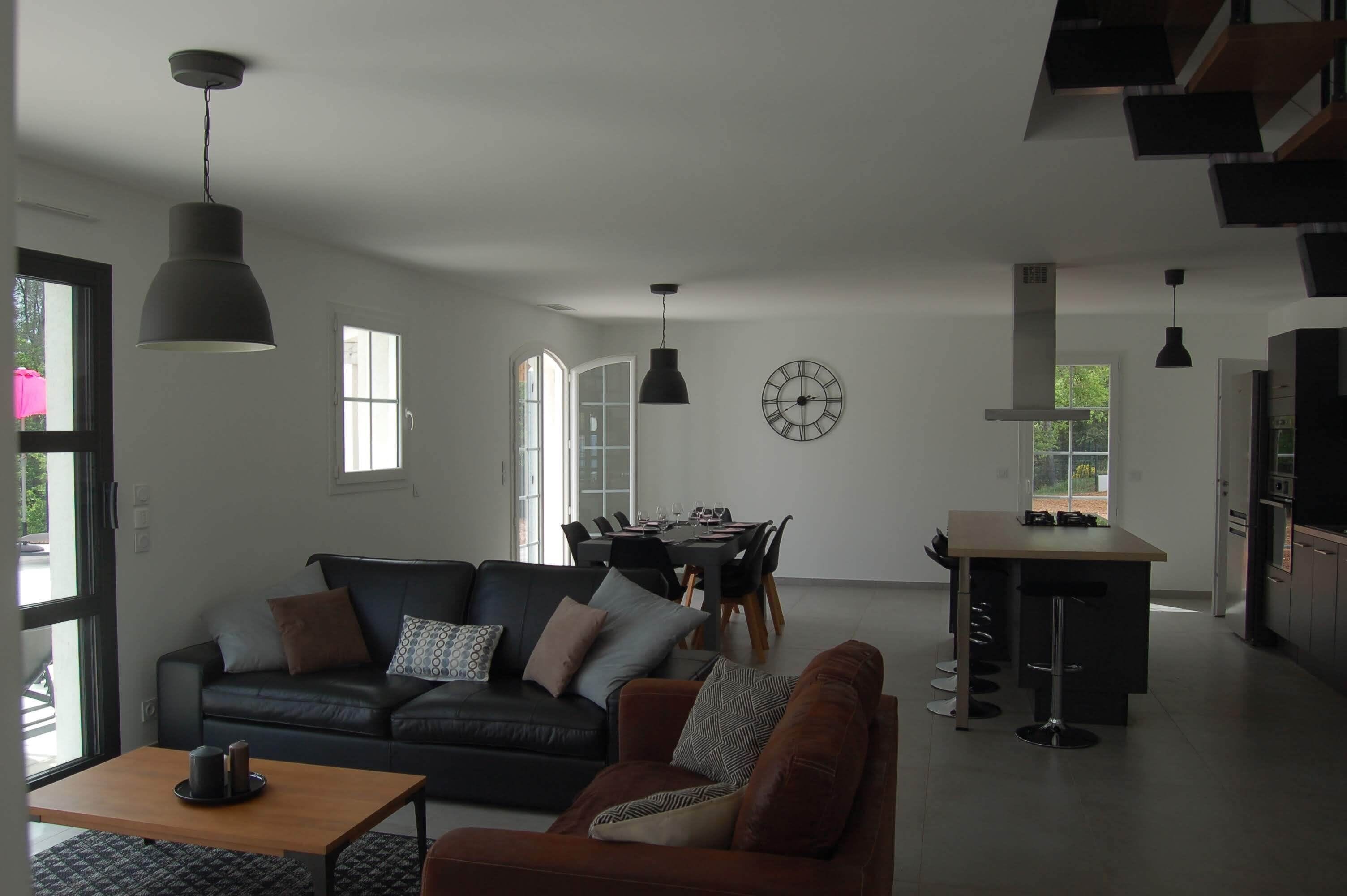 Fernseher, Tischtennisplatte